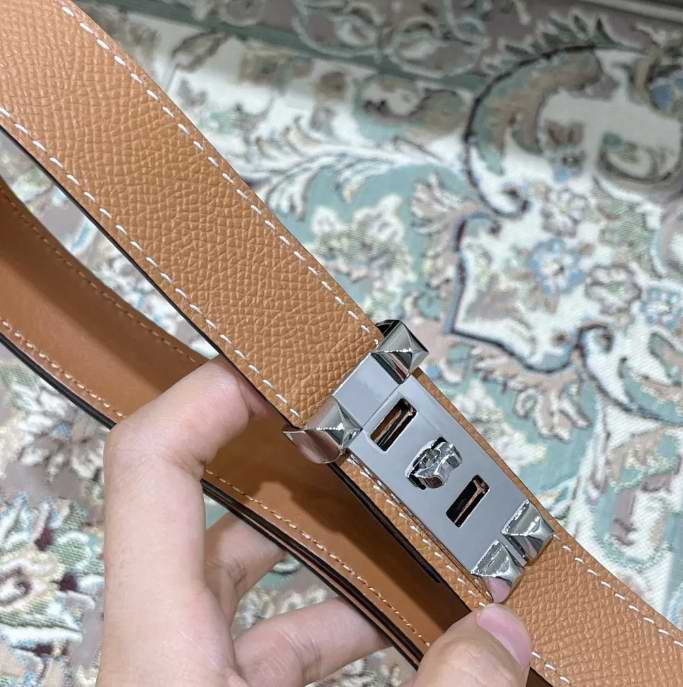 Purse Valley HERMES Kelly Leather Belts2.jpg