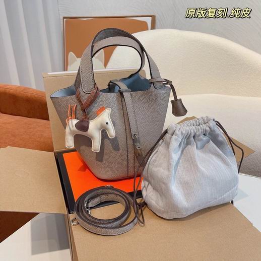 HERMES Large Capacity Shoulder Bag