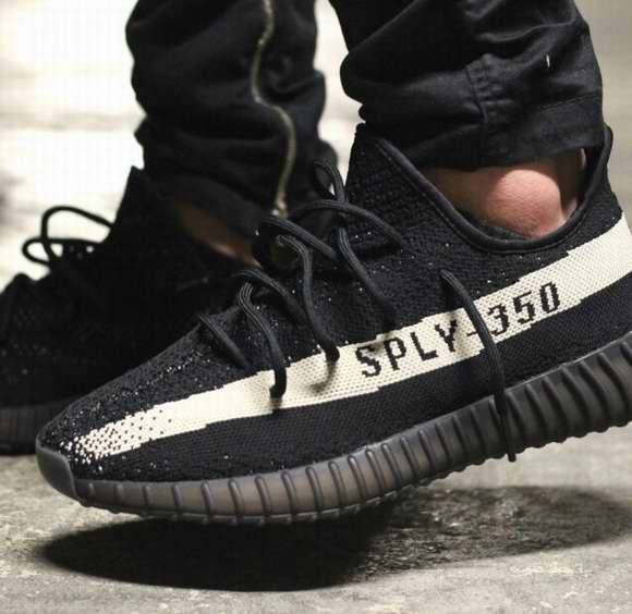 ADIDAS ORIGINALS YEEZY BOOST 350 V2 OREO 